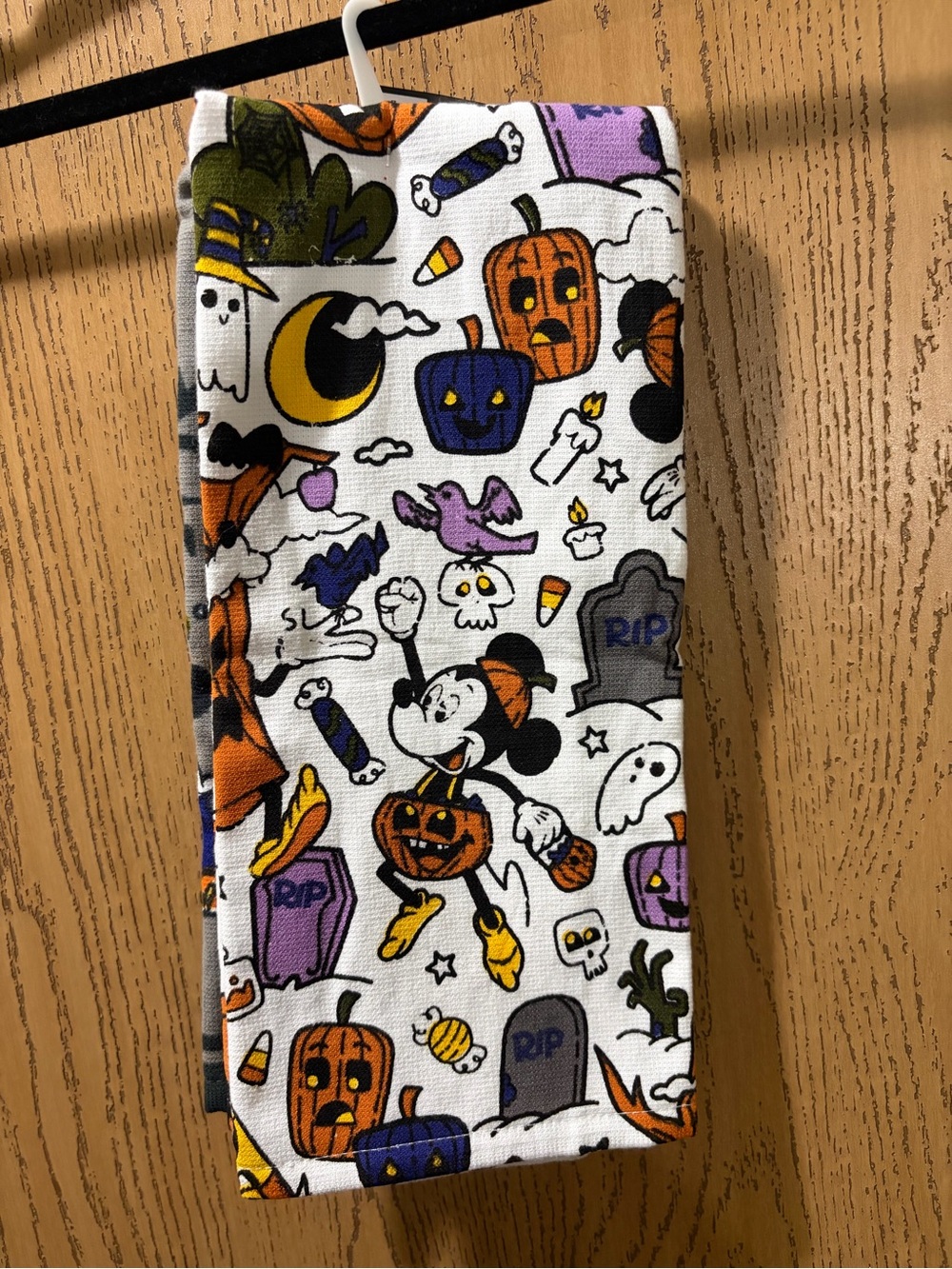 Disney Mickey Minnie Halloween Kitchen Towels Set of 2 NWT - Picture 3 of 4